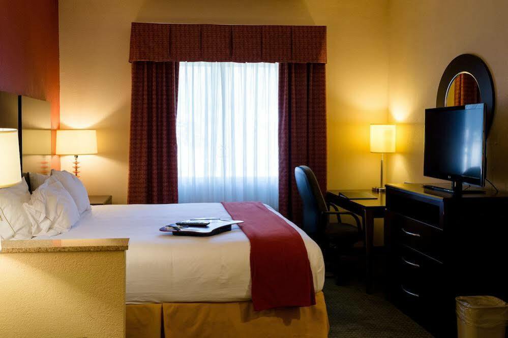 Holiday Inn Express & Suites - Oxford By Ihg מראה חיצוני תמונה