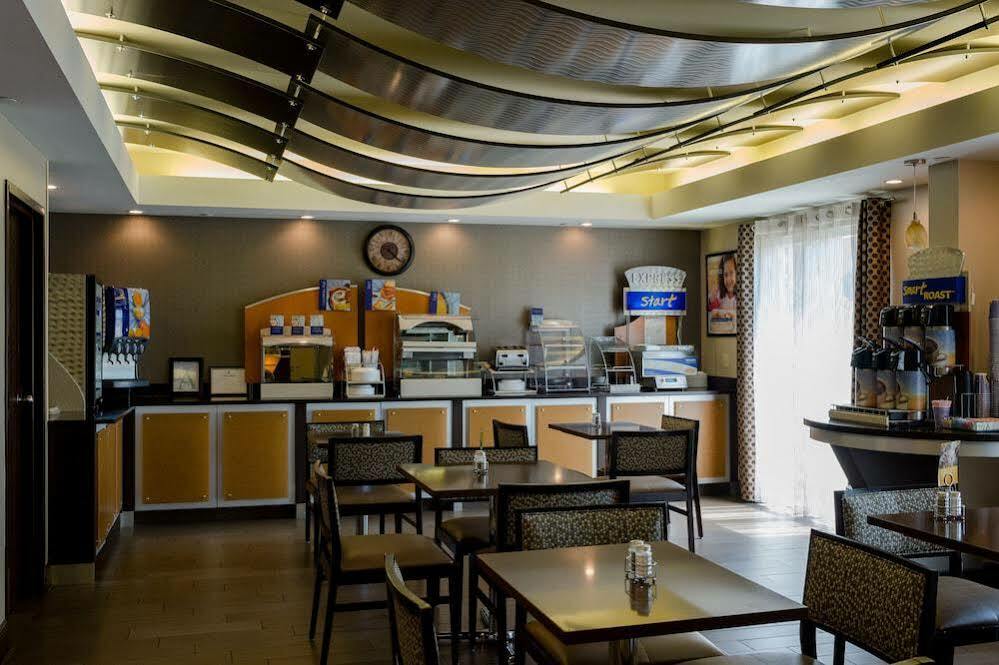 Holiday Inn Express & Suites - Oxford By Ihg מראה חיצוני תמונה